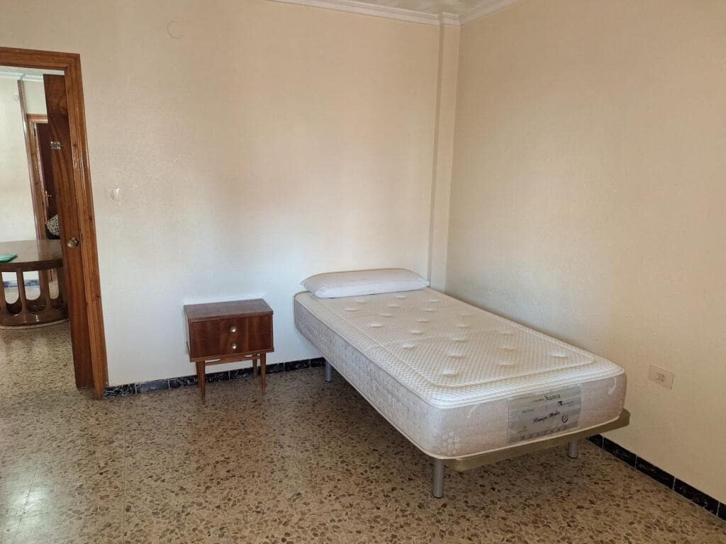 4 soveværelse Lejlighed til salg i Yecla med garage - € 105.000 (Ref: 9232586)