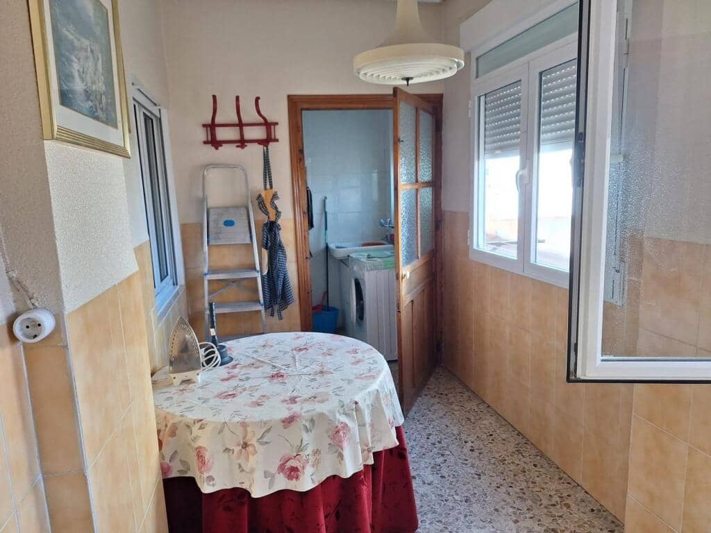 4 soveværelse Lejlighed til salg i Yecla med garage - € 105.000 (Ref: 9232586)