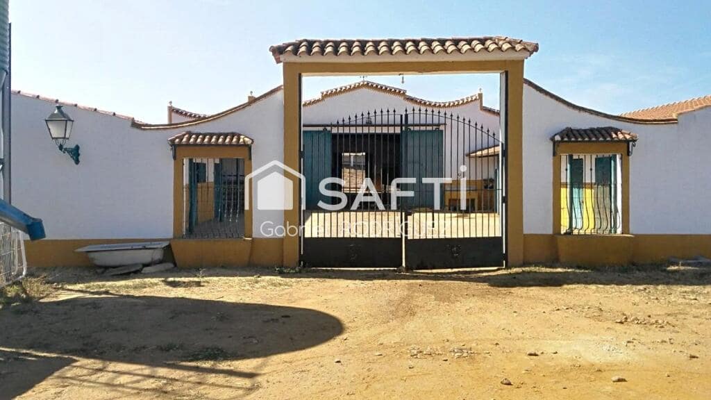 Mark till salu i Higuera de Vargas - 1 950 000 € (Ref: 9236466)