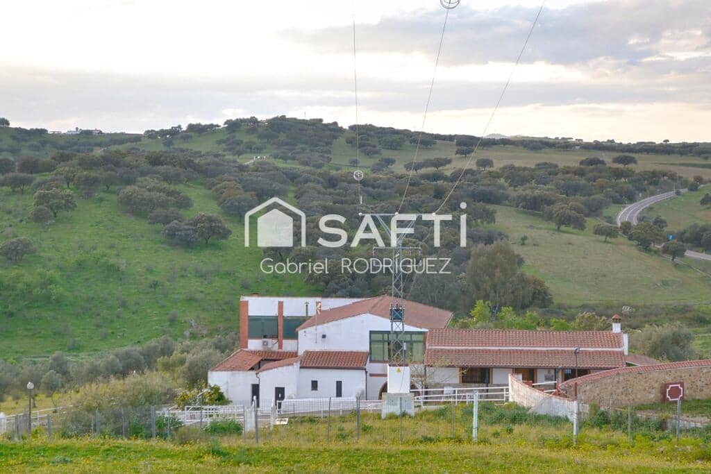 Mark till salu i Higuera de Vargas - 1 950 000 € (Ref: 9236466)