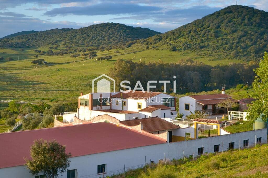 Mark till salu i Higuera de Vargas - 1 950 000 € (Ref: 9236466)