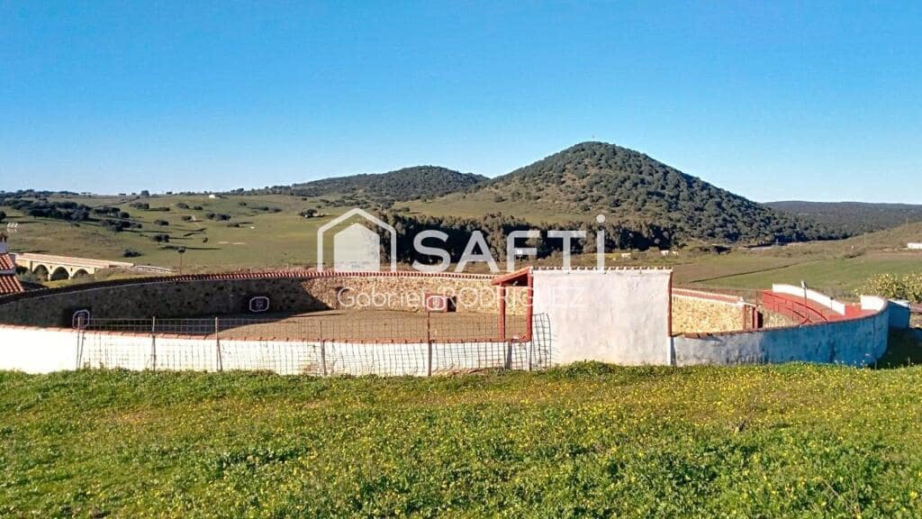 Mark till salu i Higuera de Vargas - 1 950 000 € (Ref: 9236466)