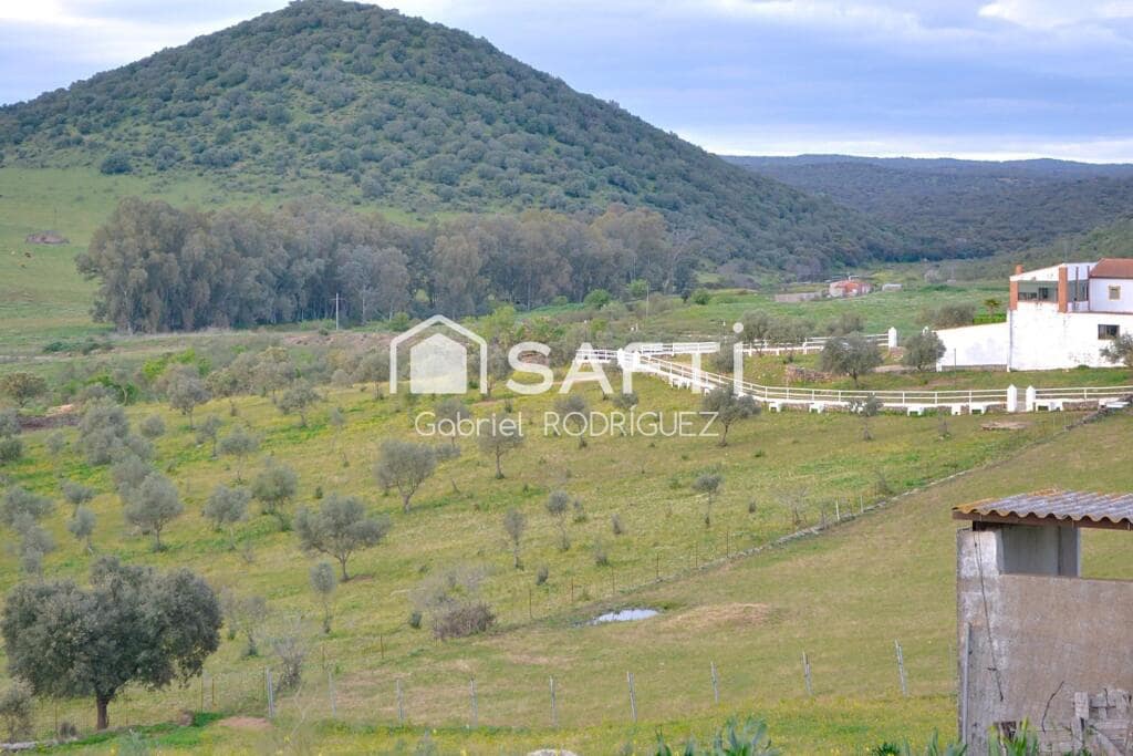 Mark till salu i Higuera de Vargas - 1 950 000 € (Ref: 9236466)