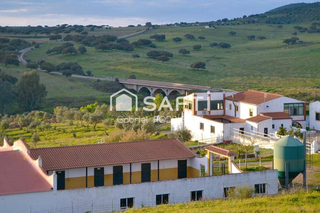 Mark till salu i Higuera de Vargas - 1 950 000 € (Ref: 9236466)