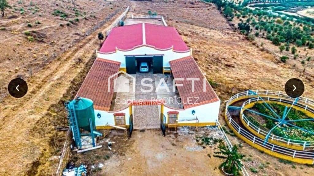 Mark till salu i Higuera de Vargas - 1 950 000 € (Ref: 9236466)