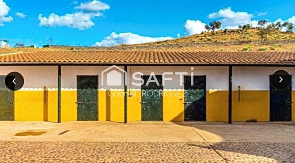 Mark till salu i Higuera de Vargas - 1 950 000 € (Ref: 9236466)