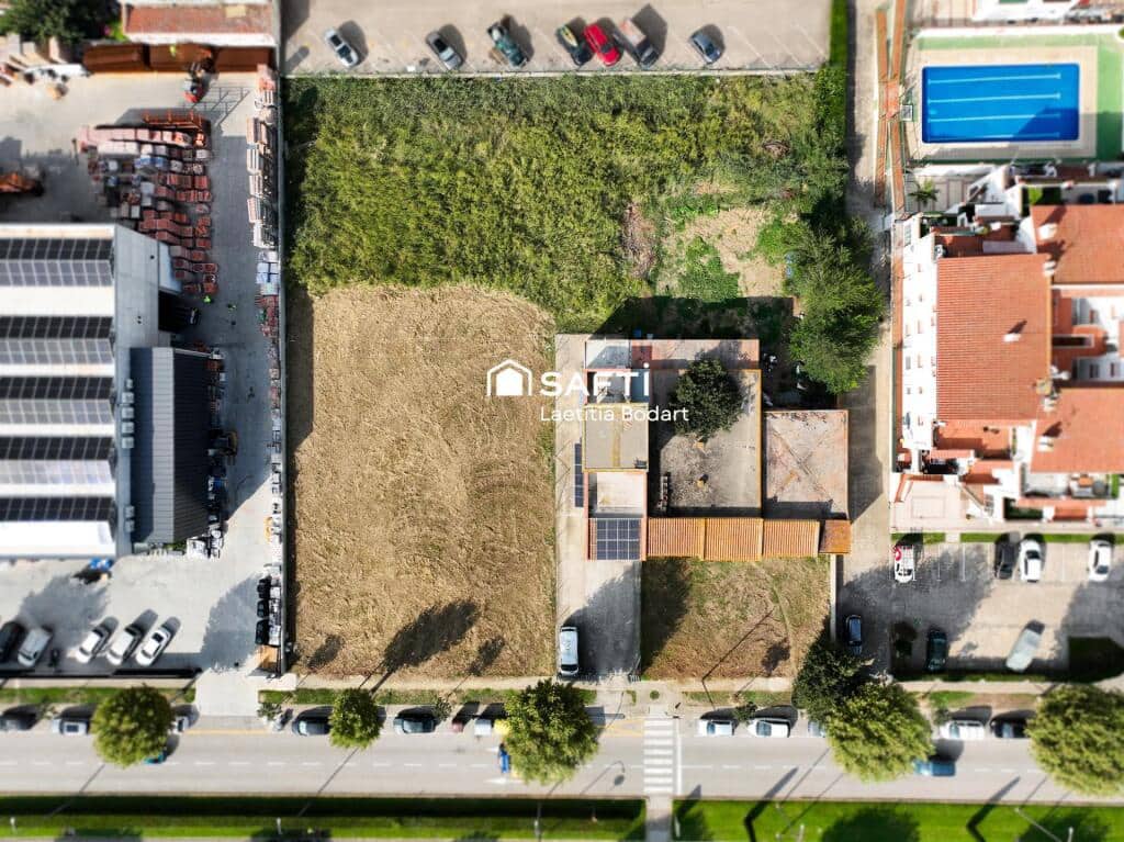 Tomt till salu i Empuriabrava - 1 275 000 € (Ref: 9236473)