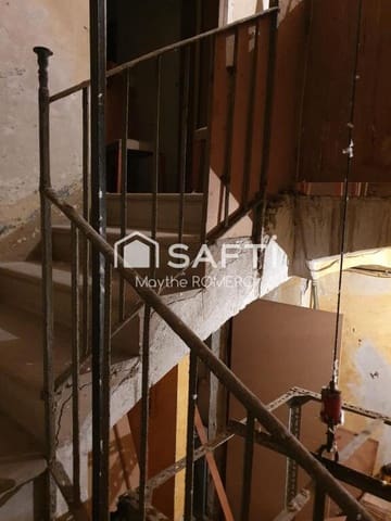 6 soveværelse Villa til salg i Vilanova i la Geltrú med garage - € 350.000 (Ref: 9239987)