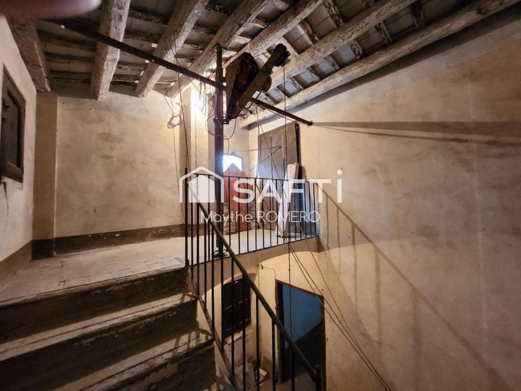 6 soveværelse Villa til salg i Vilanova i la Geltru med garage - € 350.000 (Ref: 9239987)