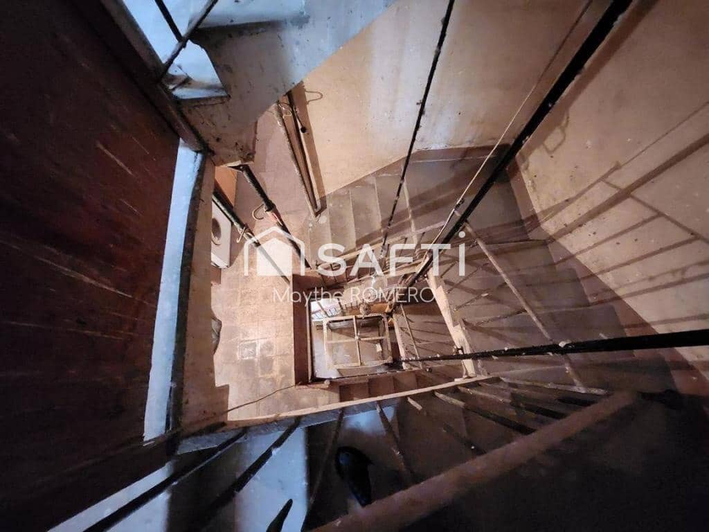 6 soveværelse Villa til salg i Vilanova i la Geltru med garage - € 350.000 (Ref: 9239987)