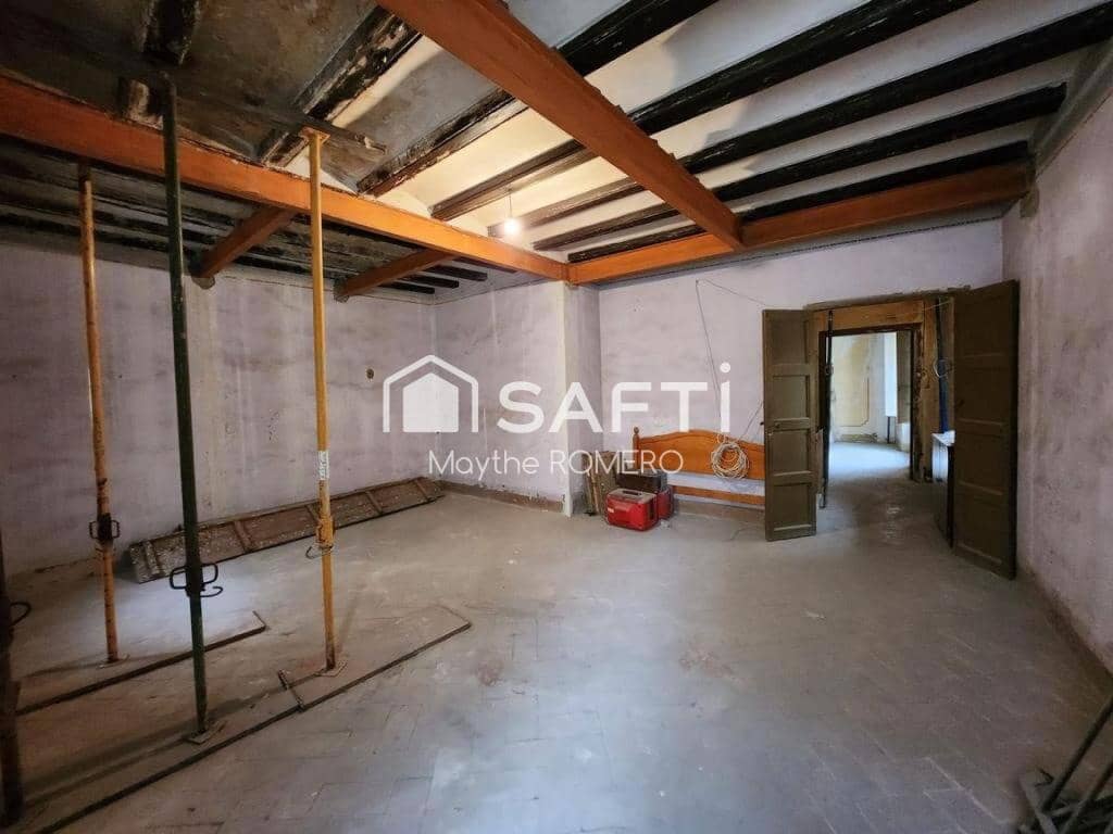 6 soveværelse Villa til salg i Vilanova i la Geltru med garage - € 350.000 (Ref: 9239987)