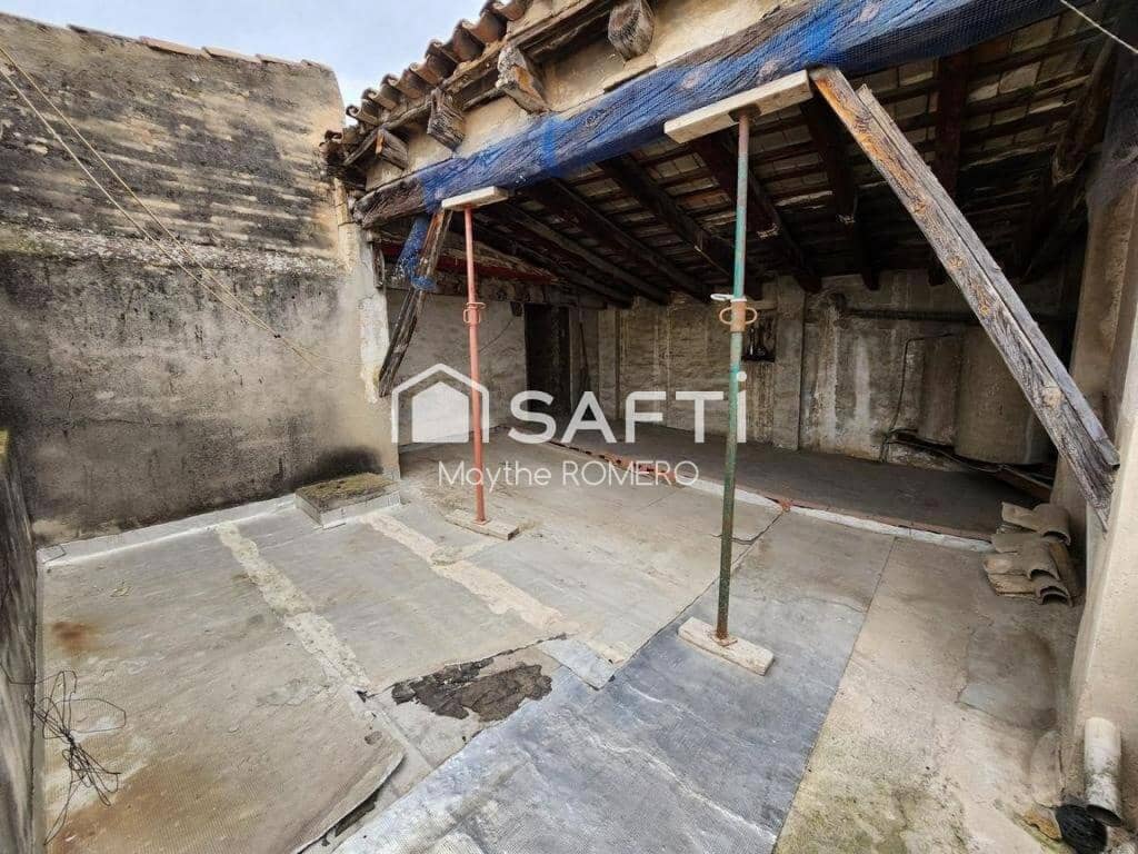 6 soveværelse Villa til salg i Vilanova i la Geltru med garage - € 350.000 (Ref: 9239987)