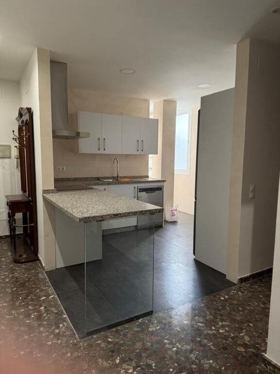 4 bedroom Apartment for sale in Antequera - € 250,000 (Ref: 9239988)