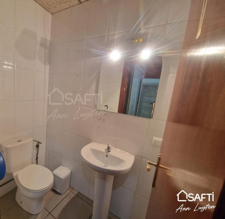 Kaupallinen myytävänä paikassa Roses - 175 000 € (Ref: 9242945)