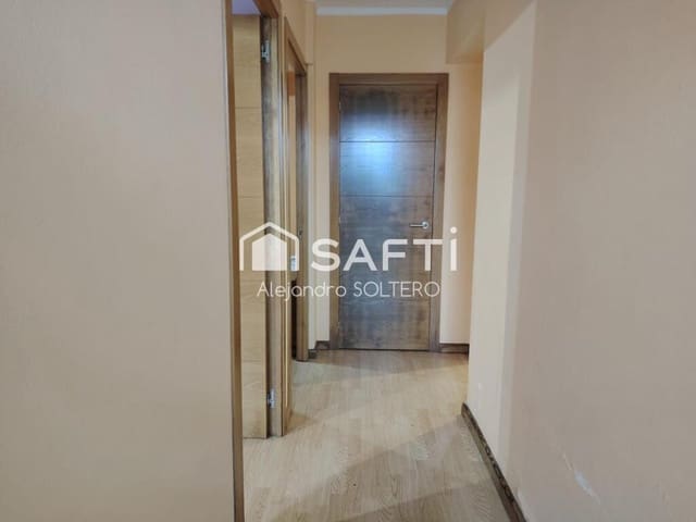 7 bedroom Villa for sale in Vigo with garage - € 310,000 (Ref: 9242951)