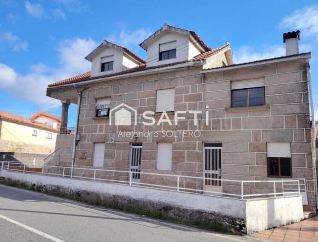 7 bedroom Villa for sale in Vigo with garage - € 310,000 (Ref: 9242951)