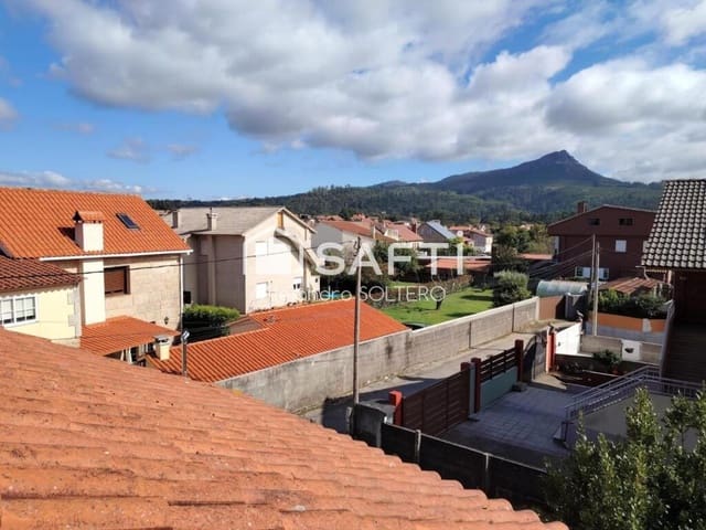 7 bedroom Villa for sale in Vigo with garage - € 310,000 (Ref: 9242951)