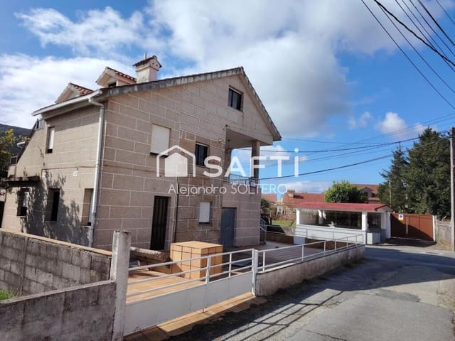 7 bedroom Villa for sale in Vigo with garage - € 310,000 (Ref: 9242951)