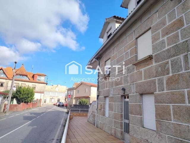 7 bedroom Villa for sale in Vigo with garage - € 310,000 (Ref: 9242951)