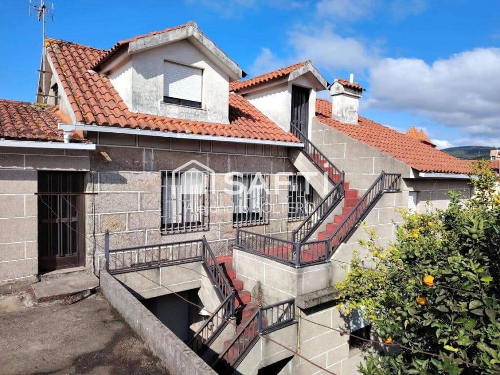 7 makuuhuone Huvila myytävänä paikassa Vigo mukana 
autotalli - 310 000 € (Ref: 9242951)