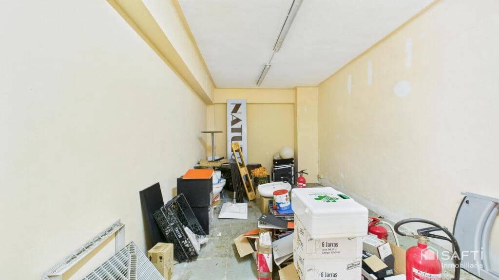 Erhverv til salg i Santa Ponsa med garage - € 300.000 (Ref: 9247036)