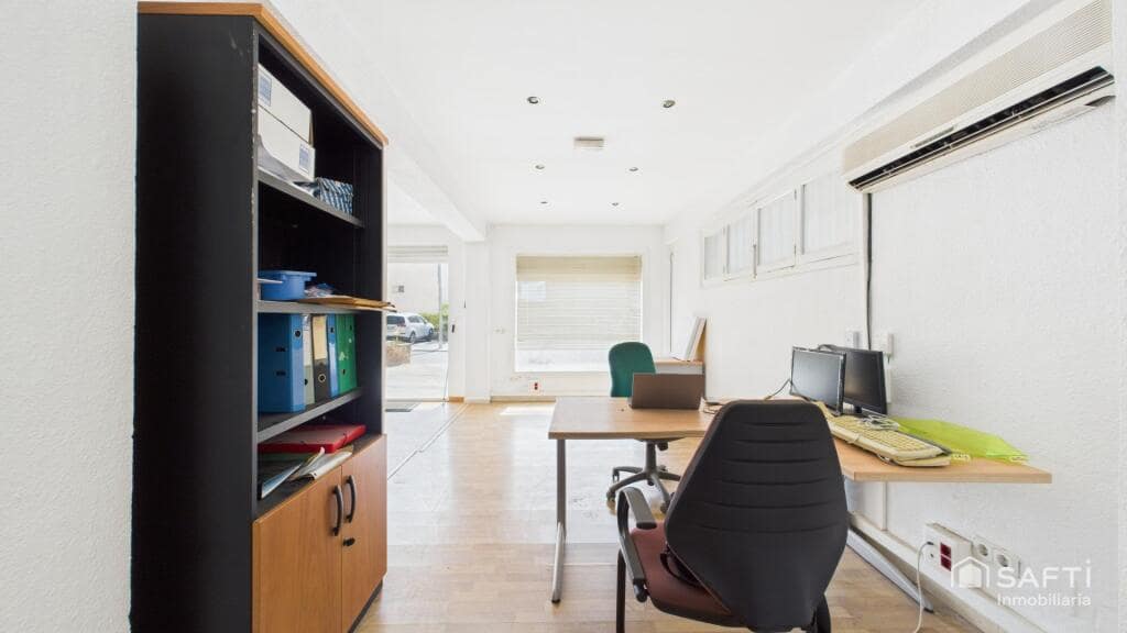 Erhverv til leje i Santa Ponsa - € 1.200 (Ref: 9247037)