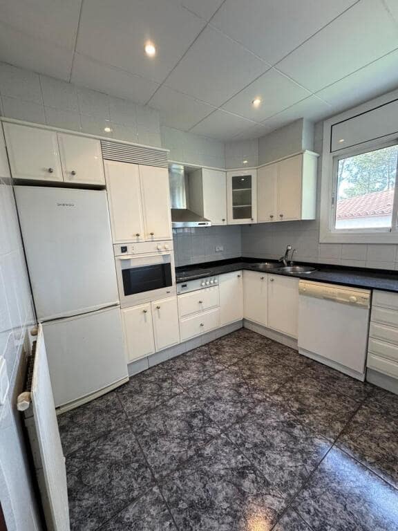 4 soveværelse Villa til salg i Piera med garage - € 470.000 (Ref: 9247038)