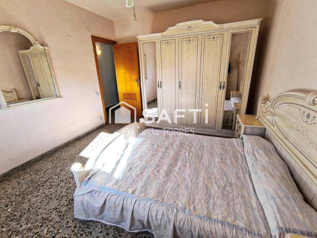 4 slaapkamer Appartement te koop in Elda - € 115.000 (Ref: 9252006)