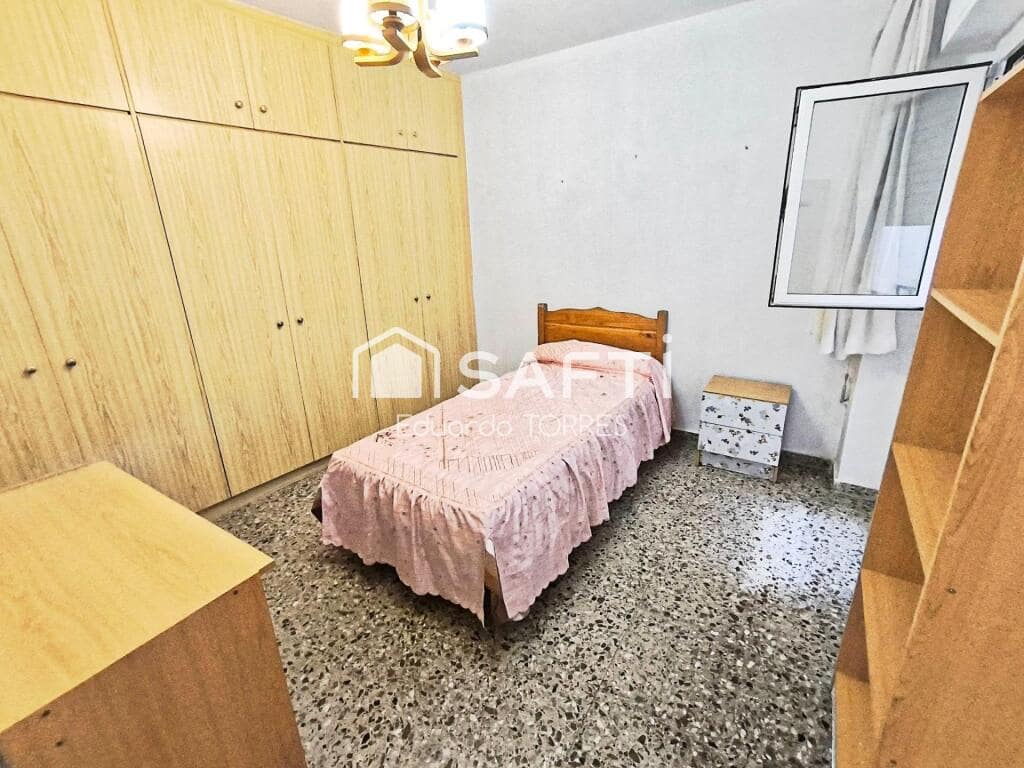 4 slaapkamer Appartement te koop in Elda - € 115.000 (Ref: 9252006)