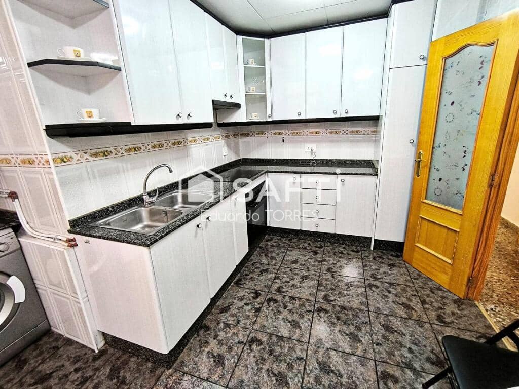 4 slaapkamer Appartement te koop in Elda - € 115.000 (Ref: 9252006)