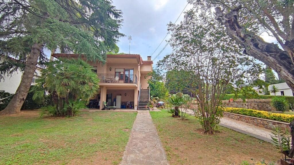 5 soveværelse Villa til salg i Llica d'Amunt med swimmingpool garage - € 650.000 (Ref: 9252009)