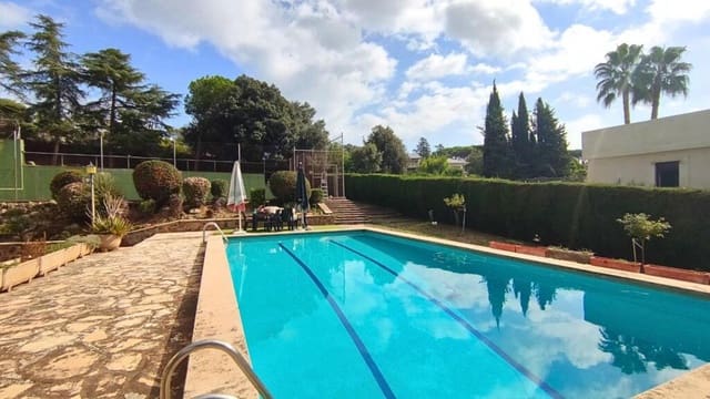 5 slaapkamer Villa te koop in Lliçà d'Amunt met zwembad garage - € 650.000 (Ref: 9252009)
