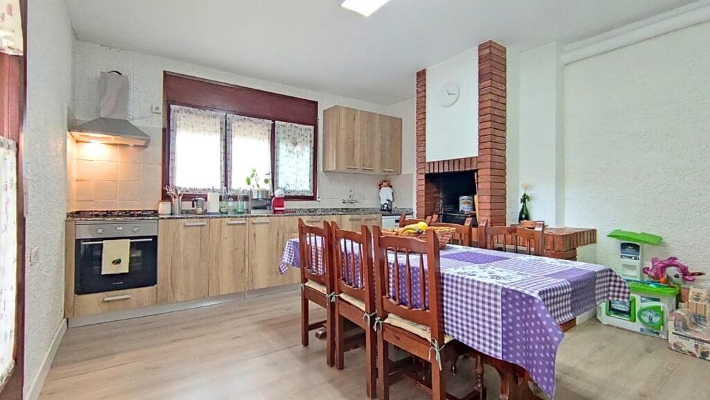 5 soveværelse Villa til salg i Llica d'Amunt med swimmingpool garage - € 650.000 (Ref: 9252009)