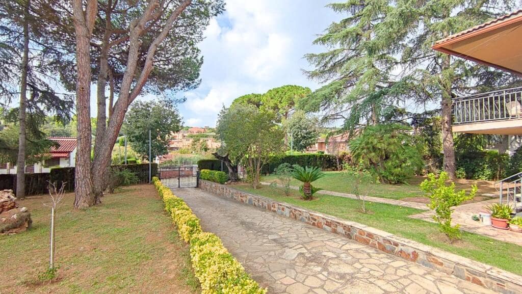 5 soveværelse Villa til salg i Llica d'Amunt med swimmingpool garage - € 650.000 (Ref: 9252009)