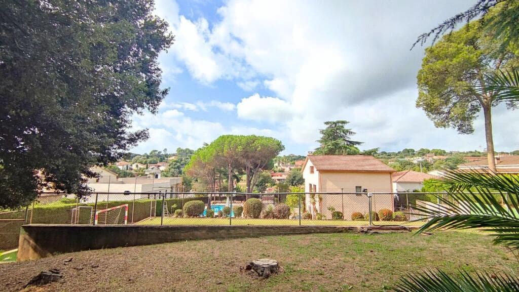 5 soveværelse Villa til salg i Llica d'Amunt med swimmingpool garage - € 650.000 (Ref: 9252009)