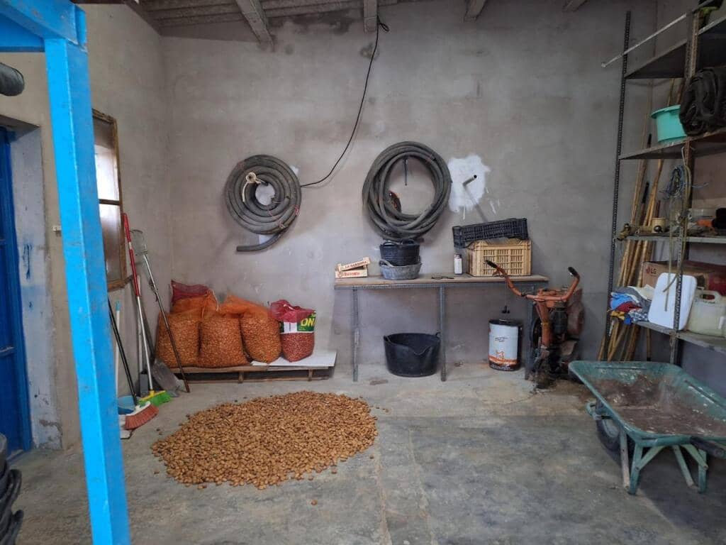 8 sypialnia Finka/Dom wiejski na sprzedaż w Villena z basenem garażem - 210 000 € (Ref: 9255040)