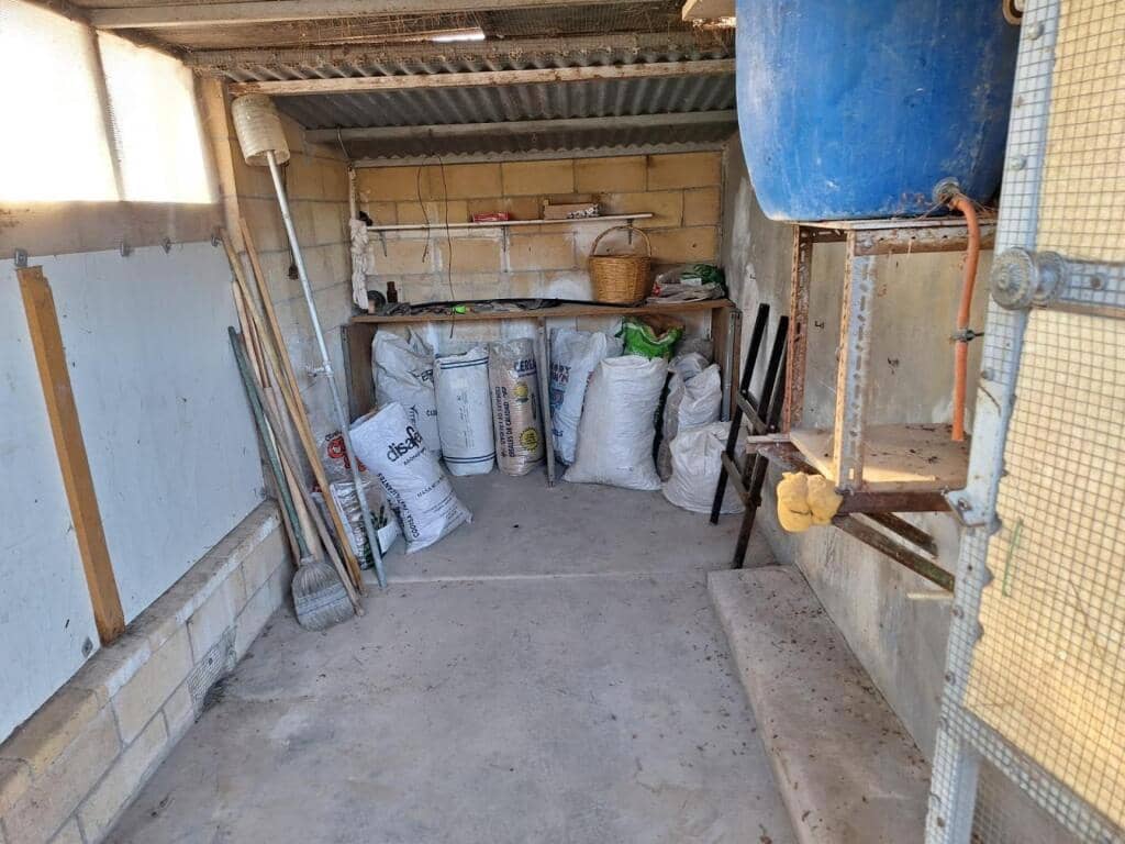 8 sypialnia Finka/Dom wiejski na sprzedaż w Villena z basenem garażem - 210 000 € (Ref: 9255040)