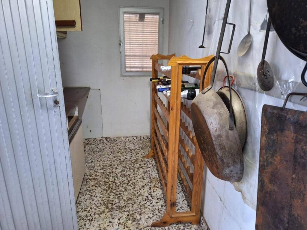 8 sypialnia Finka/Dom wiejski na sprzedaż w Villena z basenem garażem - 210 000 € (Ref: 9255040)