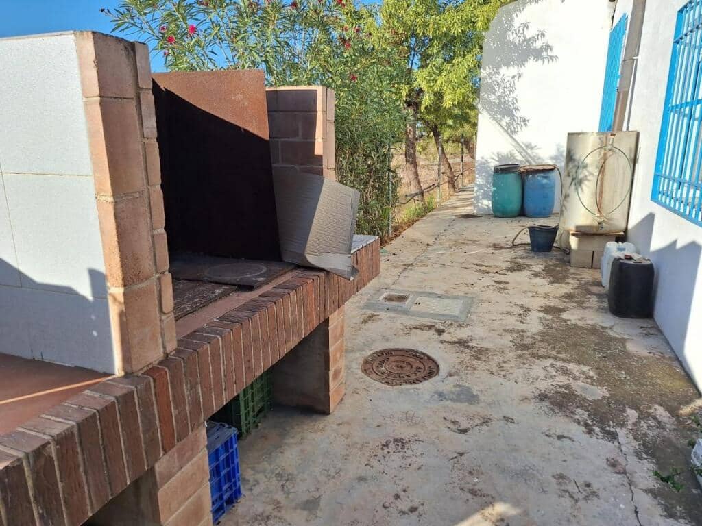 8 sypialnia Finka/Dom wiejski na sprzedaż w Villena z basenem garażem - 210 000 € (Ref: 9255040)