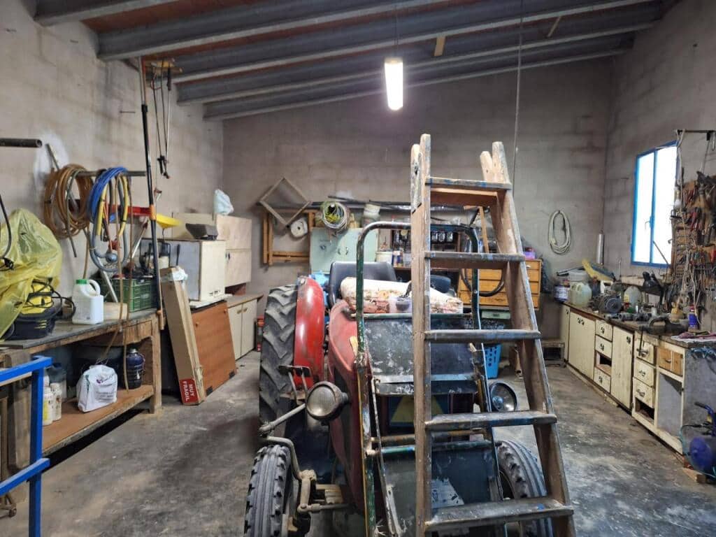 8 sypialnia Finka/Dom wiejski na sprzedaż w Villena z basenem garażem - 210 000 € (Ref: 9255040)