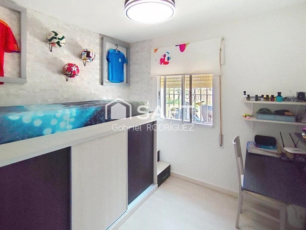 4 soveværelse Villa til salg i Badajoz by med swimmingpool - € 340.000 (Ref: 9255041)