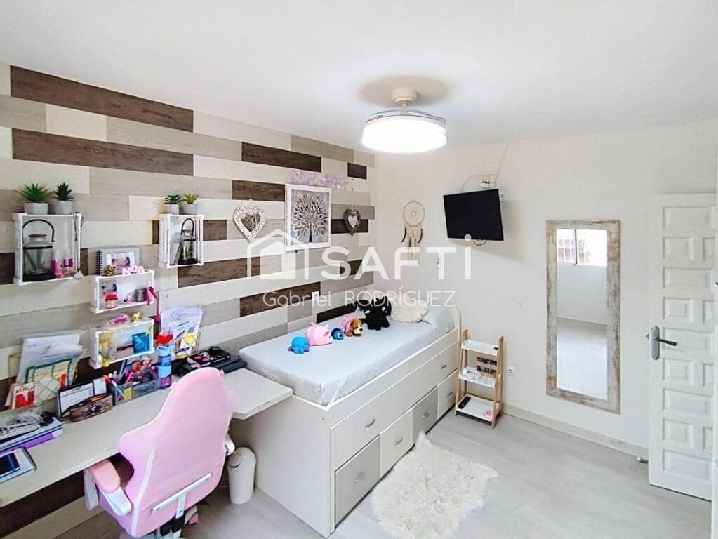 4 soveværelse Villa til salg i Badajoz by med swimmingpool - € 340.000 (Ref: 9255041)