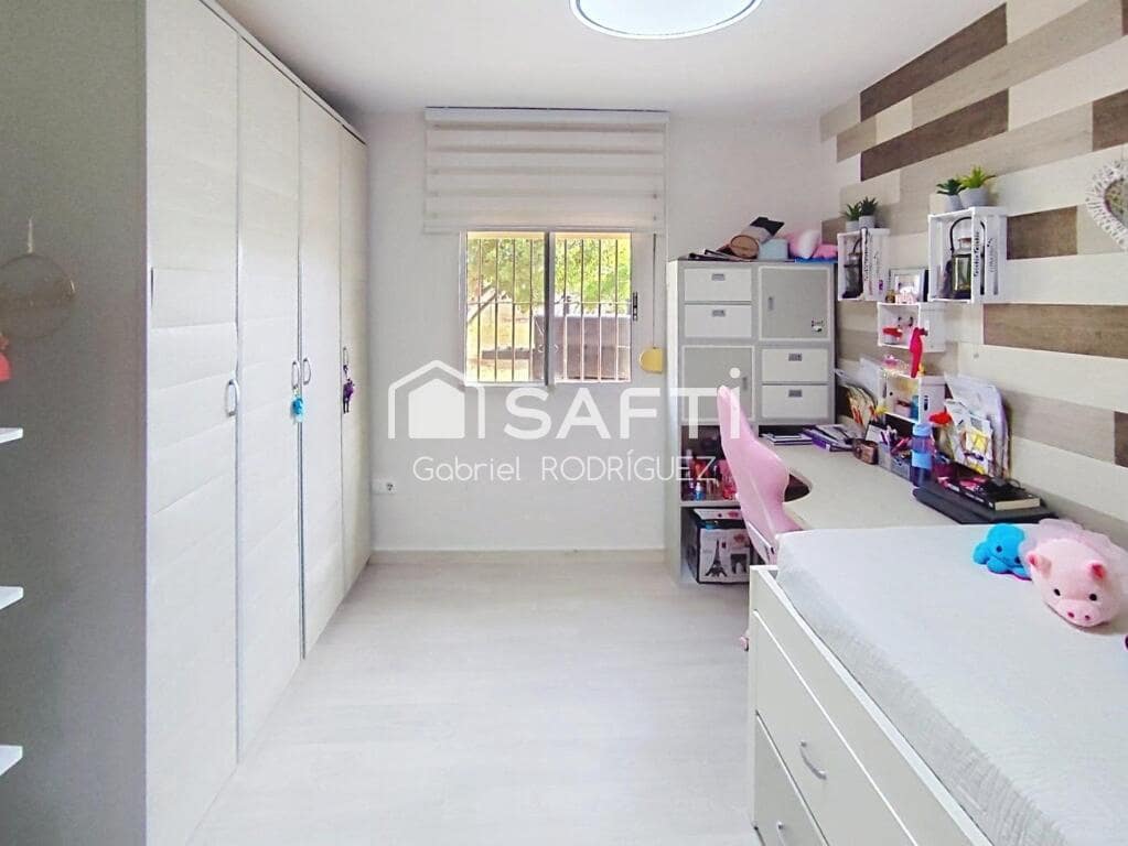 4 soveværelse Villa til salg i Badajoz by med swimmingpool - € 340.000 (Ref: 9255041)