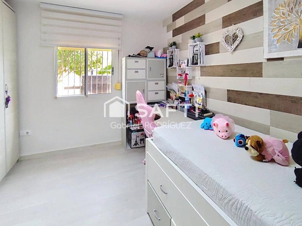 4 soveværelse Villa til salg i Badajoz by med swimmingpool - € 340.000 (Ref: 9255041)