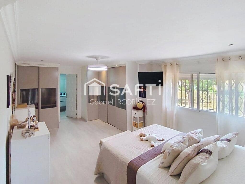 4 soveværelse Villa til salg i Badajoz by med swimmingpool - € 340.000 (Ref: 9255041)