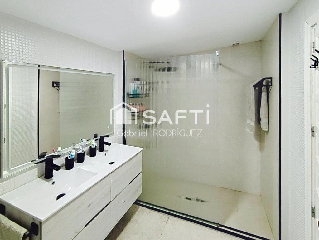 4 soveværelse Villa til salg i Badajoz by med swimmingpool - € 340.000 (Ref: 9255041)