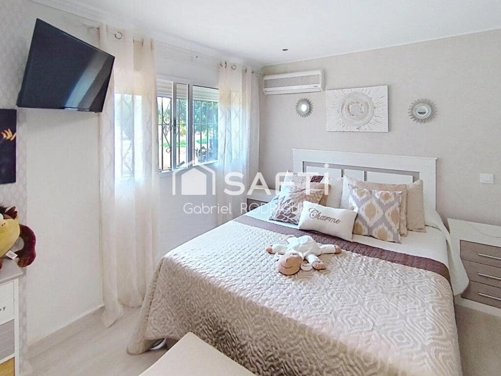 4 soveværelse Villa til salg i Badajoz by med swimmingpool - € 340.000 (Ref: 9255041)