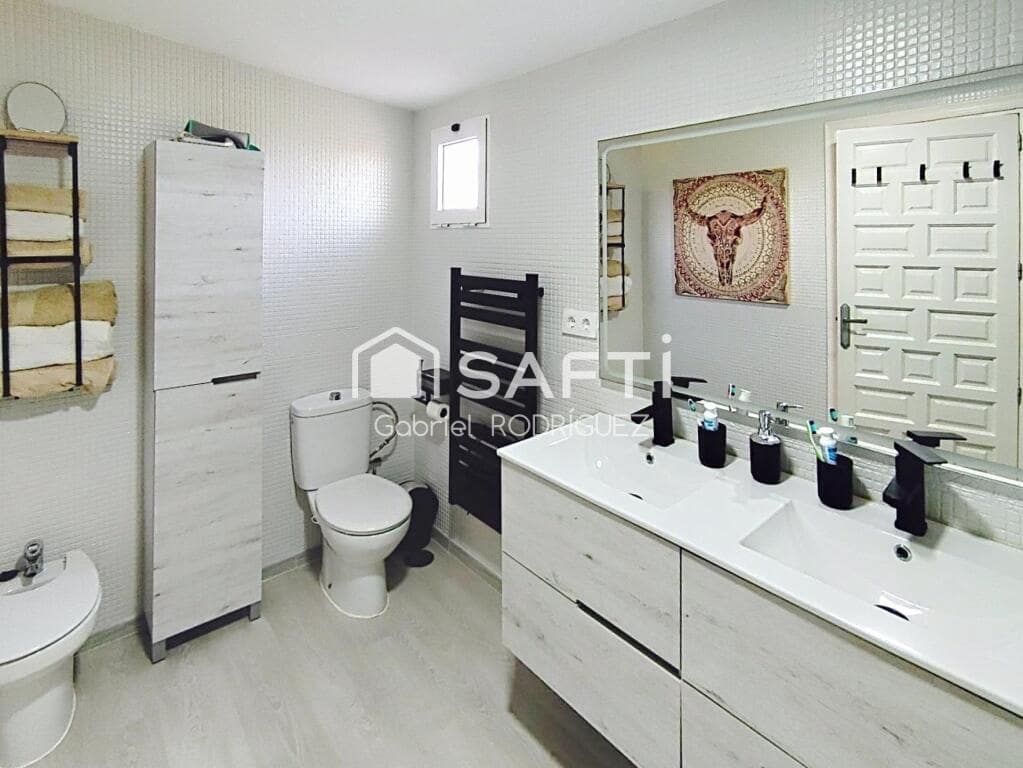 4 soveværelse Villa til salg i Badajoz by med swimmingpool - € 340.000 (Ref: 9255041)