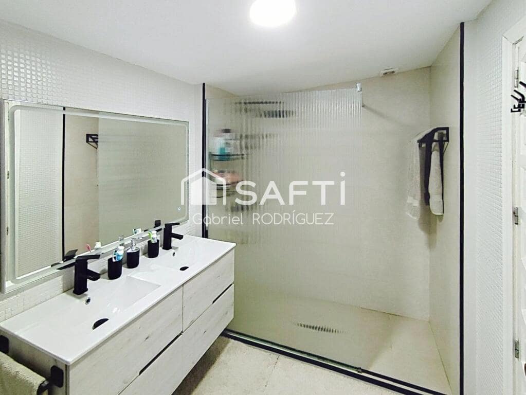 4 soveværelse Villa til salg i Badajoz by med swimmingpool - € 340.000 (Ref: 9255041)