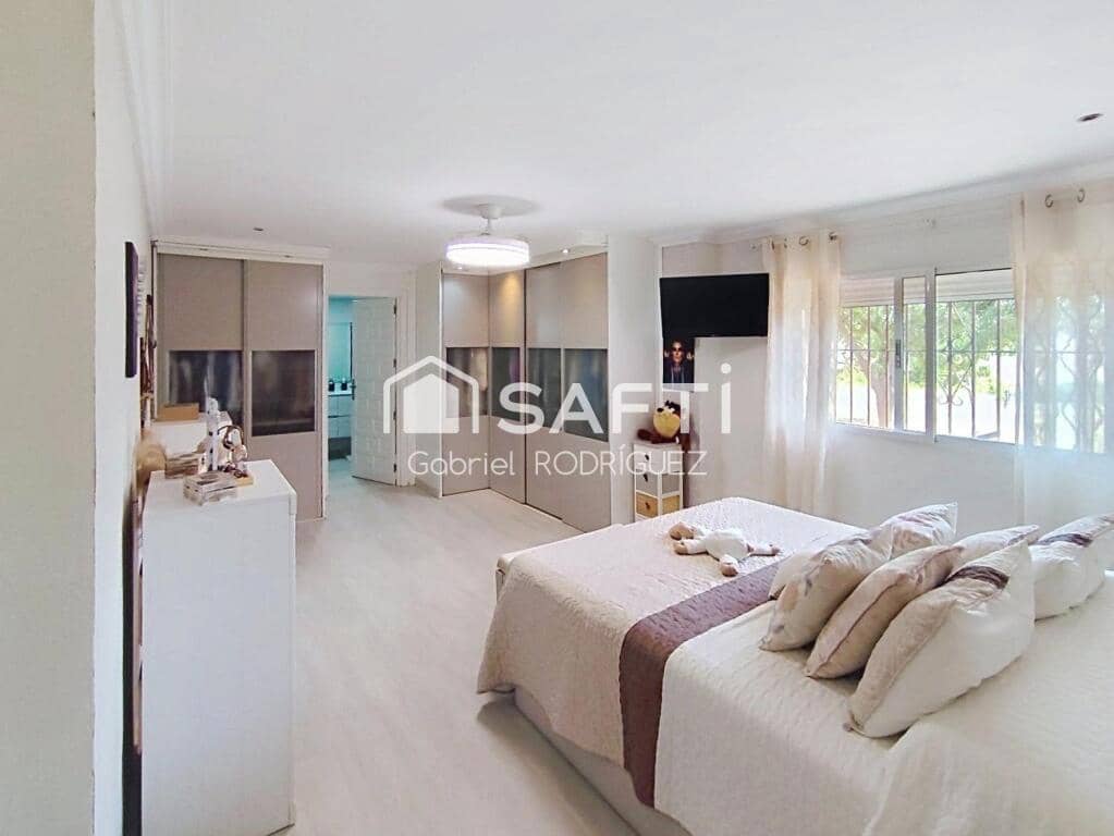 4 soveværelse Villa til salg i Badajoz by med swimmingpool - € 340.000 (Ref: 9255041)